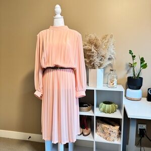 Vintage Silhouette Peach Dress